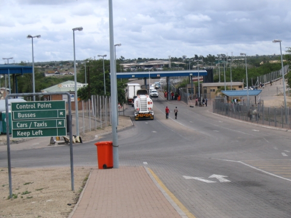 Two hundred explosives found on bus from Zimbabwe to SA at Beitbridge border