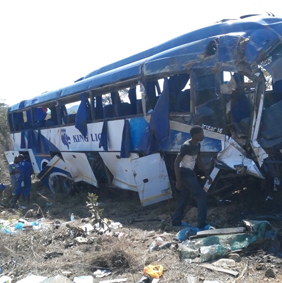 Harare Bound Bus, Burst Tyre & Overturns  in Zambia :8 Zims Feared  Dead