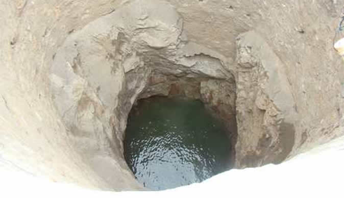 Mum (28) Instinctively Leaps Into 12-metre Well,  Saves Her Son (2) Who Had fallen In