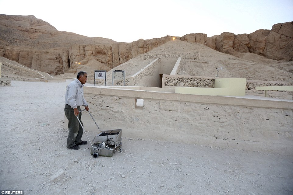 Radar Images , Show, Queen  Nefertiti  ‘Hidden’ Behind False Wall In Tutankhamun’s Tomb