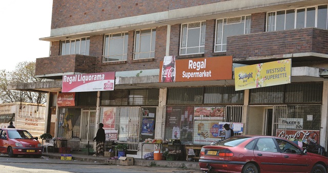BULAWAYO Panic as soldier, wires explosives to Queenspark West shopping complex