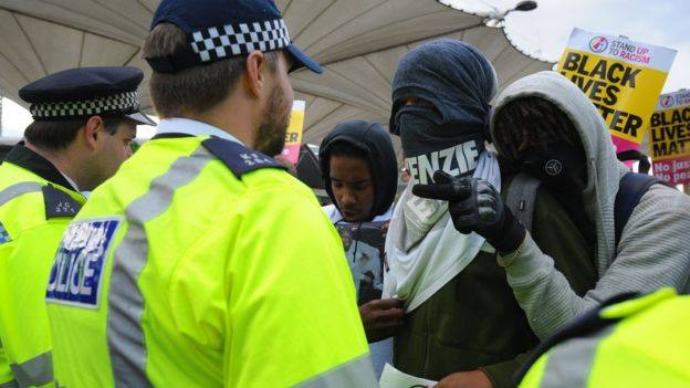 LONDON: six cops injured in clashes with protesters in Stratford, Forest Gate, and Romford road