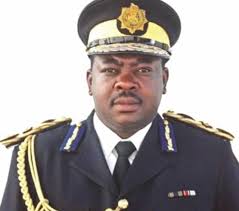 A Zvimba man  allegedly masqueraded as police Deputy Commissioner-General Innocent Matibiri.
