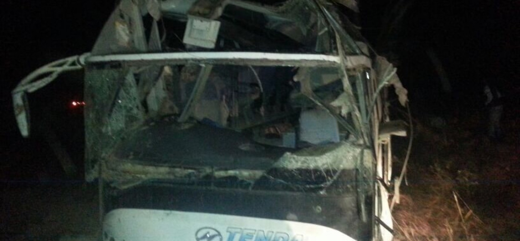 2 Die as speeding ‘Tenda’  Bus, loses control and crashes into trees
