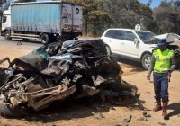 SEVEN PEOPLE DIED died this morning and four were injured in a head on collision between a Honda fit car and a VW car at the 60km peg along the Harare , Mutare highway.